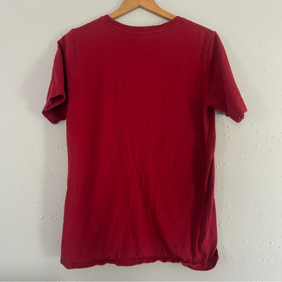 🦋Wisconsin Badgers Red 'Victory for UW' T-Shirt Casual Football Fan Sporty Large - Picture 4 of 6